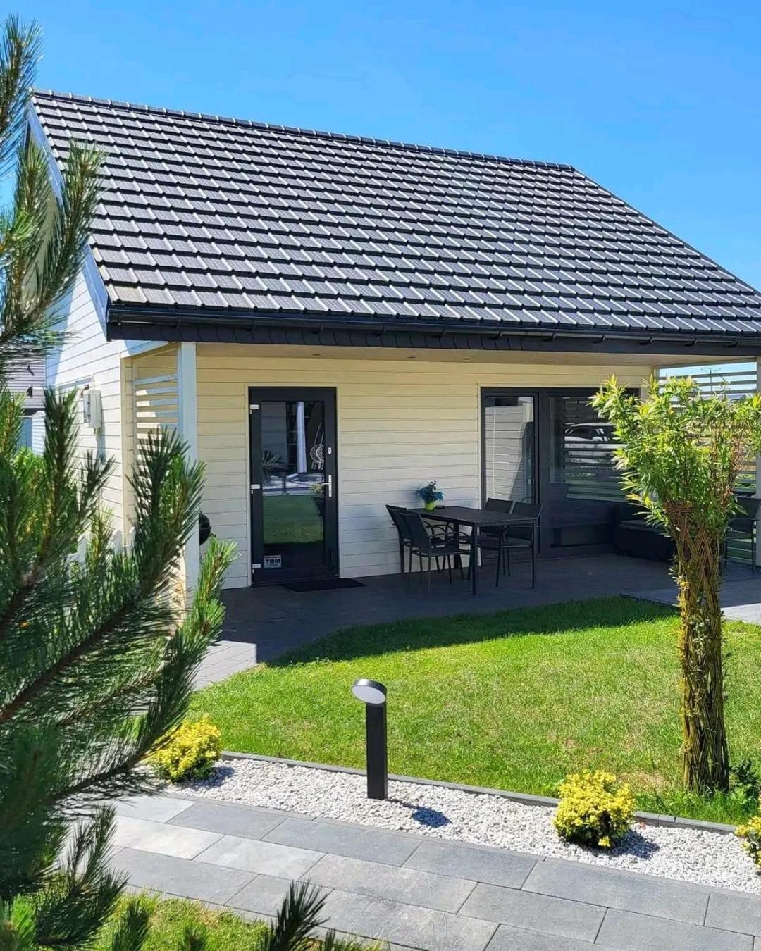 Domki Na Kasztanowej Rewal Exteriör bild