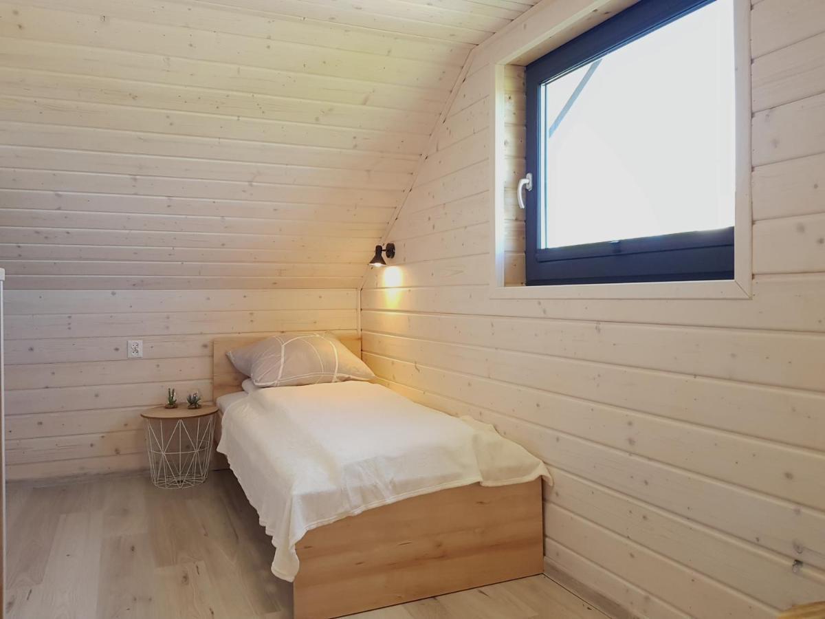 Domki Na Kasztanowej Rewal Exteriör bild