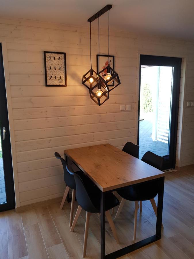 Domki Na Kasztanowej Rewal Exteriör bild